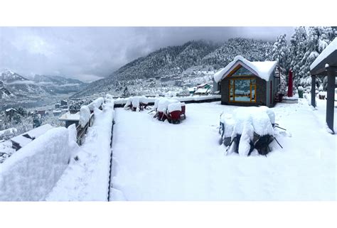 Manali snow view. the best manali valley view from hotel terrace book your room in best hotel in ...