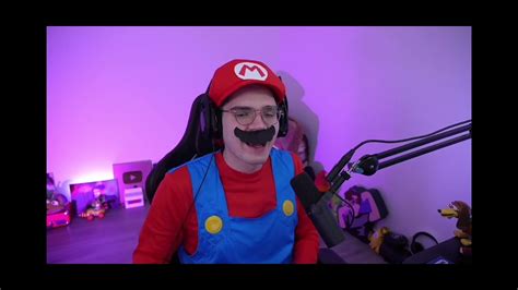 El Mariana reacciona a TIKTOKS (Vestido de MARIO BROS) 😂 - YouTube