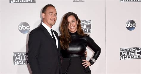 Alanis Morissette Has Some Pretty Famous Exes So, Who Is Her Husband? - SnapJolt