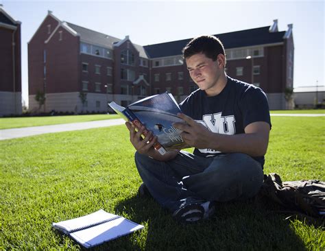 Living on campus associated with higher grades for BYU freshmen - BYU News