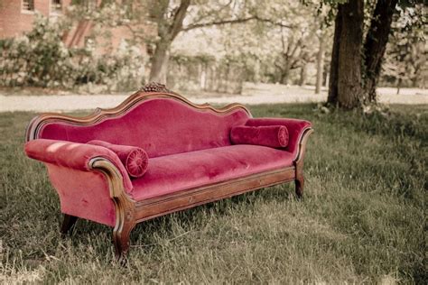 Red Velvet Sofa | Red velvet sofa, Velvet sofa, Red