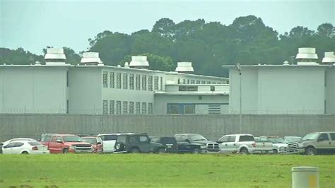 Florida prisons closed to new inmates