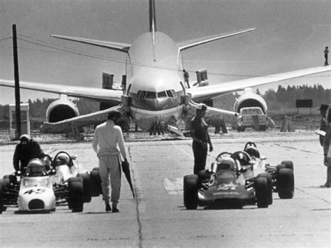 The Gimli Glider - A Plane That Ran Out Of Fuel At An Altitude Of 41,000 Feet ~ Amazing World ...