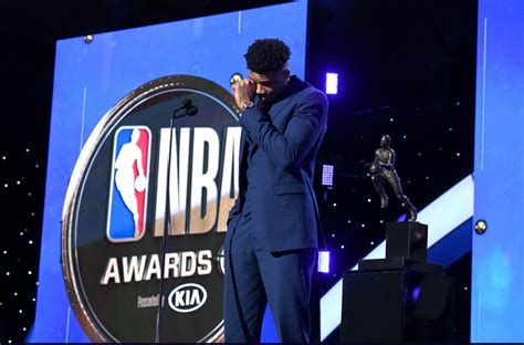 Giannis Antetokounmpo lands NBA MVP award! - ellines.com