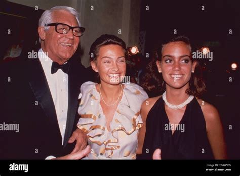 Los Angeles.CA.USA. LIBRARY. Cary Grant and wife Barbara Harris with his daughter Jennifer Grant ...