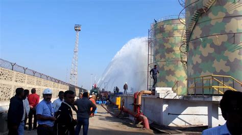 Fire in methanol tank near Kandla Port still raging in Gujarat | IndSamachar