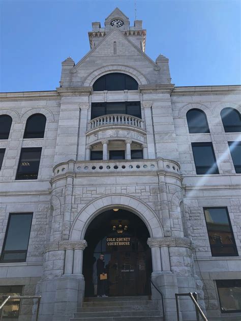 Entryway of Cole County Courthouse in Jefferson City, Missouri. Paul ...