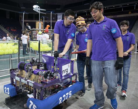 Slideshow: FIRST Robotics Competition - GCU Today