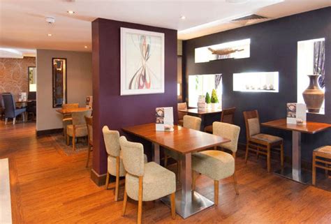 Premier Inn Gatwick Airport - Manor Royal Hotel | Start a holiday stress-free