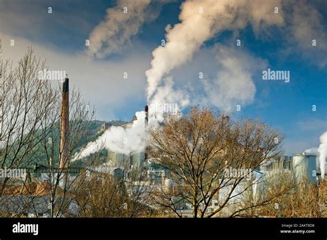 Air pollution in an industrial plant Stock Photo - Alamy