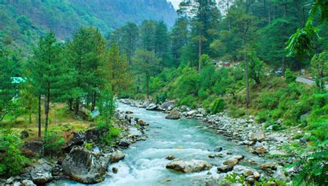 दिलकश और मनमोहक नजारों से घिरी है हिमाचल की यह घाटी, घूमने के लिए है परफेक्ट - Ghumne Ki Jagah