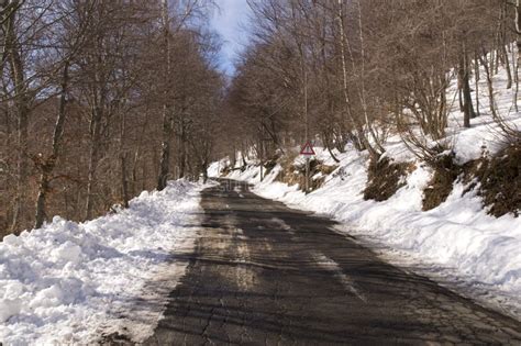 Snowy mountain road stock image. Image of clim, italy - 13132513