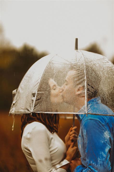 Engagement Pictures in the Rain // Clear Umbrella - Kalamazoo, Mi | Umbrella photo, Engagement ...