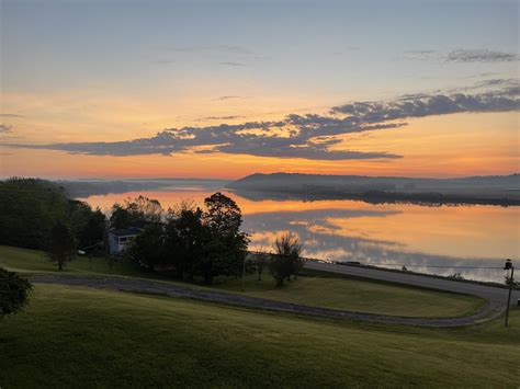 Border of Indiana & Kentucky this morning : r/Borderporn