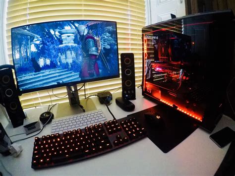 I like it red | Gaming setup, Room setup, Pc setup