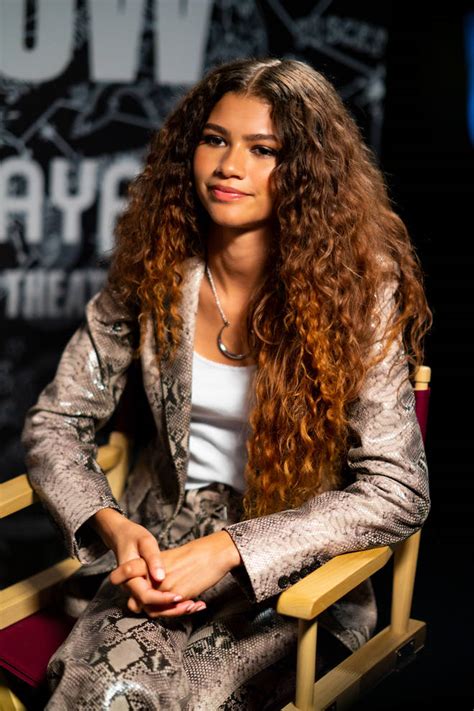 Zendaya Displays Her Natural Hair And Her Curls Are Everything - Capital