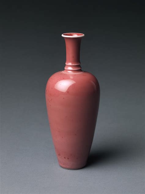 Vase | China | Qing dynasty (1644–1911), Kangxi mark and period (1662–1722) | The Met