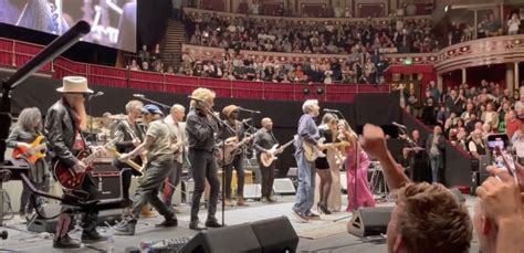 Review: Jeff Beck tribute concert led by Eric Clapton: 14 videos, Photo