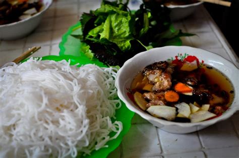 Your Noodle Guide to Vietnam - GQ trippin