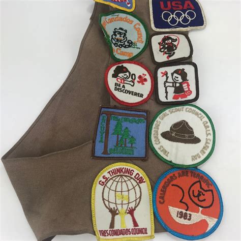 Girl Scout Brownie Sash With Patches Badges Pin Vintage 1980s USA Tres ...