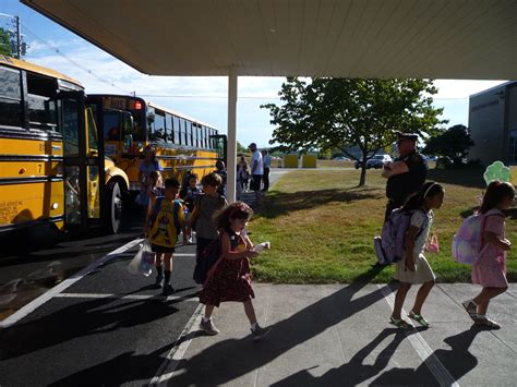 Festive first day kicks off academic year at Page Hilltop Elementary in Ayer – Sentinel and ...