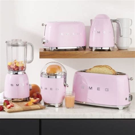 SMEG Pink Electric Kettle + Reviews | Crate and Barrel | 1000 | Retro kitchen appliances, Retro ...