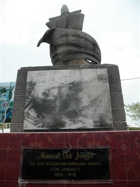 SENI LAMA MELAYU (MALAY OLDEN ART): Memorial (of) Tok Janggut, Pasir Puteh, Kelantan