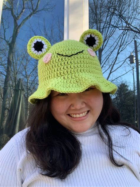 Froggy Bucket Hat | Crochet frog, Crochet hat pattern, Crochet hats