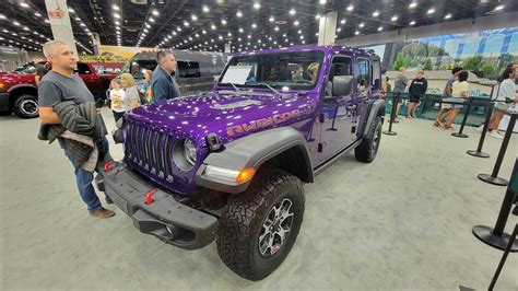 LET FREEDOM REIGN: Checking Out The New Limited Edition Color On The 2023 Wrangler! - MoparInsiders