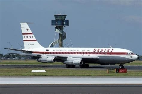 Qantas Once Flew A Boeing 707 With 5 Engines - Simple Flying