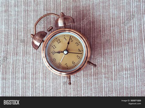 Clock 10 O Clock Image & Photo (Free Trial) | Bigstock