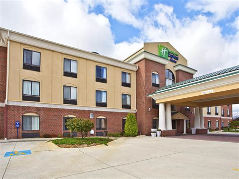 Hotels in Goshen, Indiana | Holiday Inn Express & Suites Goshen