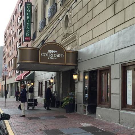 Large Wash Counter - Picture of Courtyard Boston Downtown, Boston ...