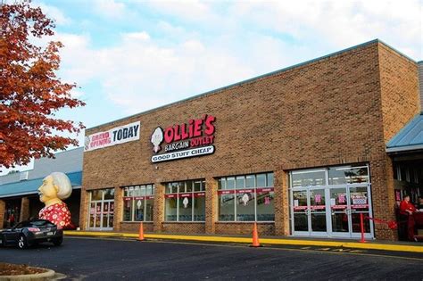 Ollie's Bargain Outlet is booming: $1 billion in sales, no looking back - pennlive.com