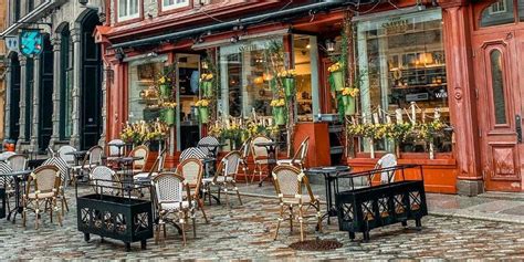 10 Tasty Old Quebec Restaurants & Cafés for Breakfast, Lunch & Dinner