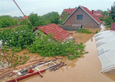 Obrenovac Serbia - May 16, 2014. Floods Editorial Stock Photo - Image of defense, sandbags: 41139058