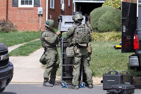 FBI SWAT Team Trains in Waverly Hills | ARLnow.com