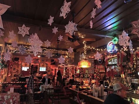 Austin Restaurants' Christmas Decorations | Simple christmas decor, Christmas decorations ...