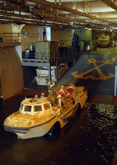 LHD-7 USS Iwo Jima LARC well deck | Iwo jima, Iwo, Landing craft