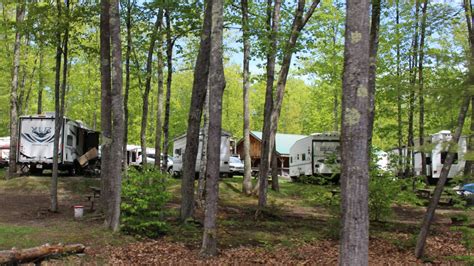 Bentley's Saloon | Arundel, Maine| Reserve Lodging