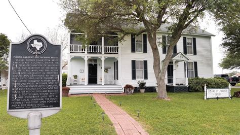 Family keeps history alive with B&B in one of Texas’ oldest homes - YouTube