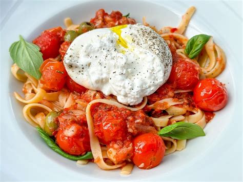 Burrata Pasta mit Tomaten - einfaches Rezept für Spaghetti Burrata