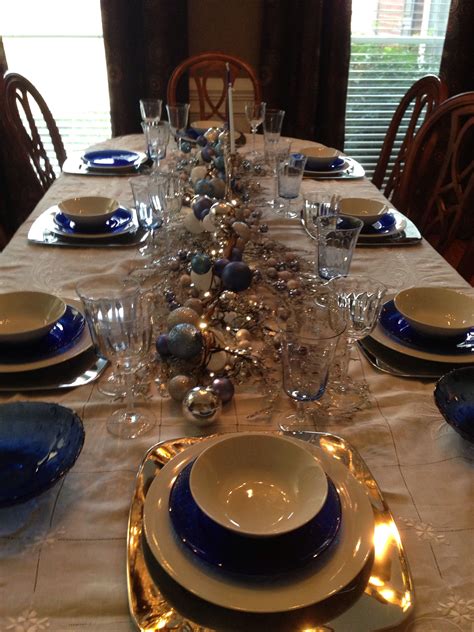 Hanukkah table setting by Tracey Pred | Weihnachten, Menü