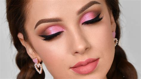 PINK Smokey Eye Makeup Tutorial | Pink smokey eye, Smokey eye makeup tutorial, Smokey eye makeup