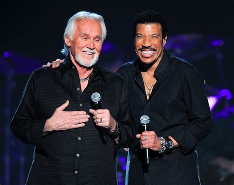 How Lionel Richie And Kenny Rogers Became The Best Of Friends