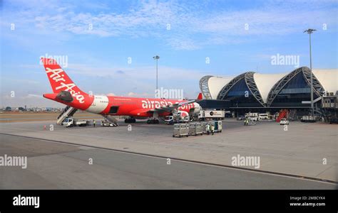 Suvarnabhumi Airport view, Airplane parking at passenger gate Stock ...