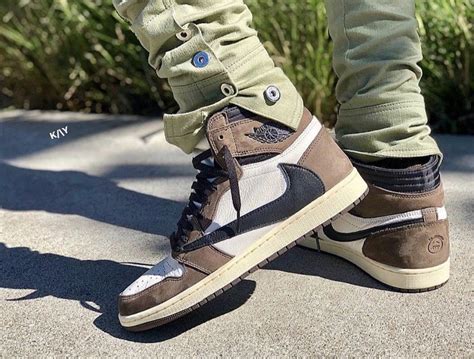 Travis Scott x Air Jordan 1 Retro High OG TS SP Earthy Brown 2019 | Air ...