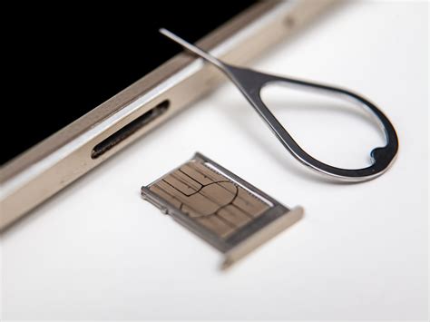 How to Remove Iphone Sim Card - Knowdemia