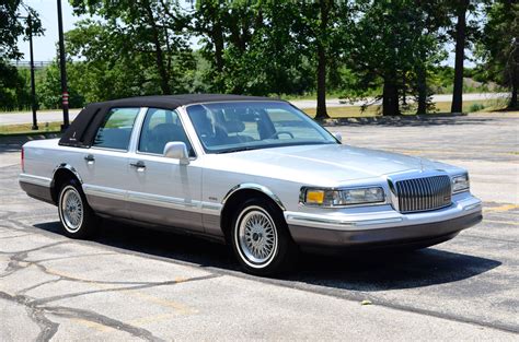 1995 Lincoln Town Car Signature Series | Hemmings.com