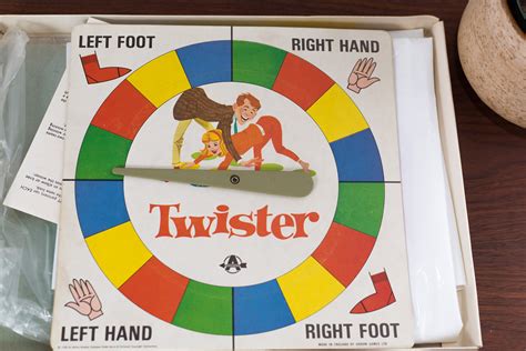 Vintage Twister Board Game - Made in England by Arrow Games Limited